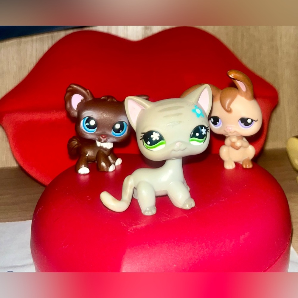 Littlest Pet Shop Rabbit, Cat and Chihuahua set